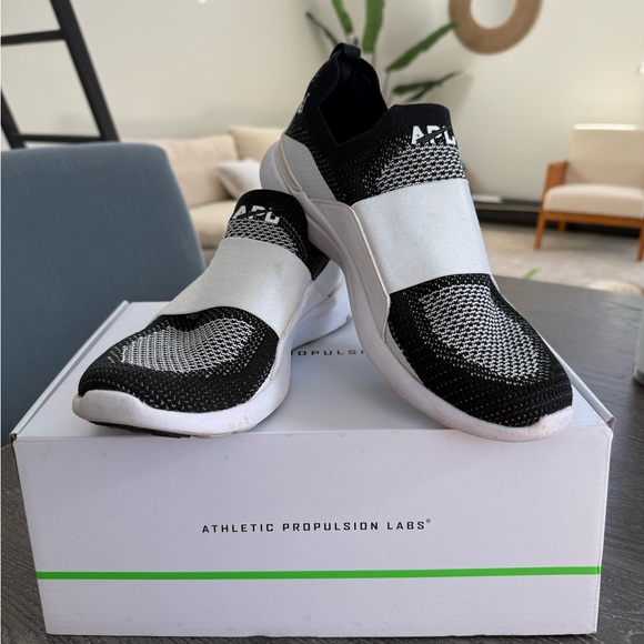 APL Women’s Techloom Bliss- Size 10 - Picture 9 of 11